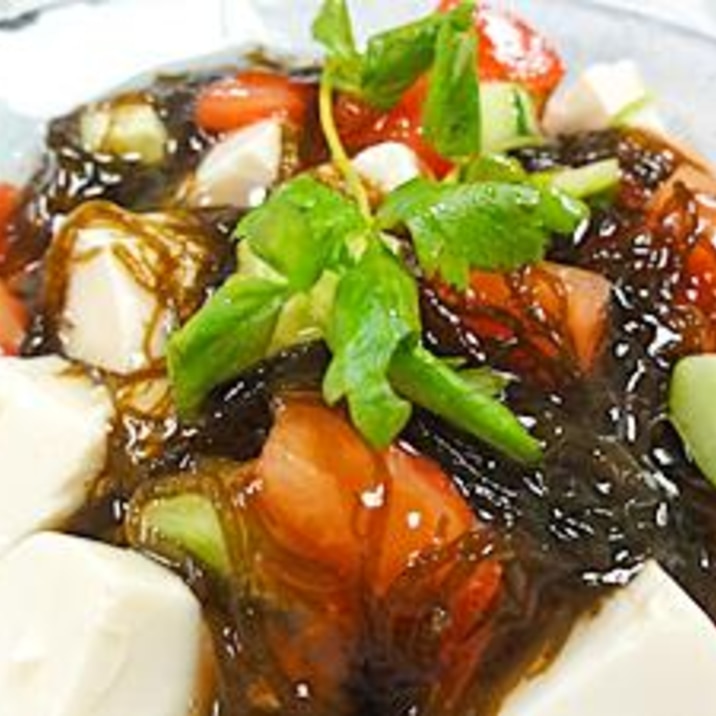 ヘルシー豆腐のもずくサラダ